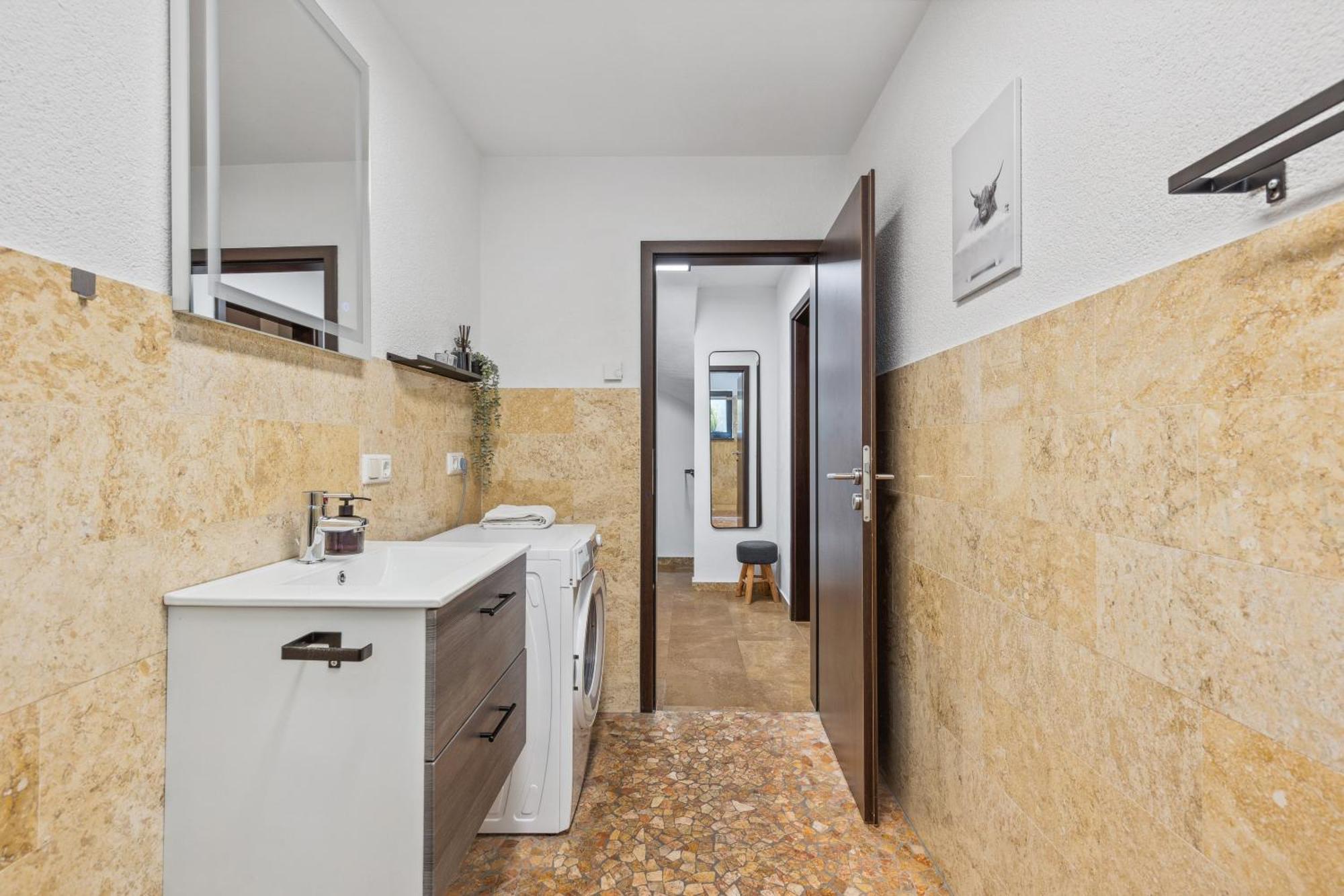 Fewo Moritz Mit Kleiner Terrasse Und Stellplatz Κόμπουργκ Εξωτερικό φωτογραφία